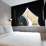 Container Hotel