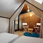 Container Hotel